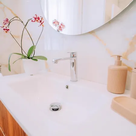 Donna Concetta Seaside Apartment